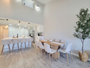 Dining - Bright, Modern Lakefront 3 Bedroom Townhouse (Montgomery)