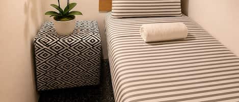 Chambre Simple | Literie de qualité supérieure, matelas mémoire de forme, Wi-Fi gratuit