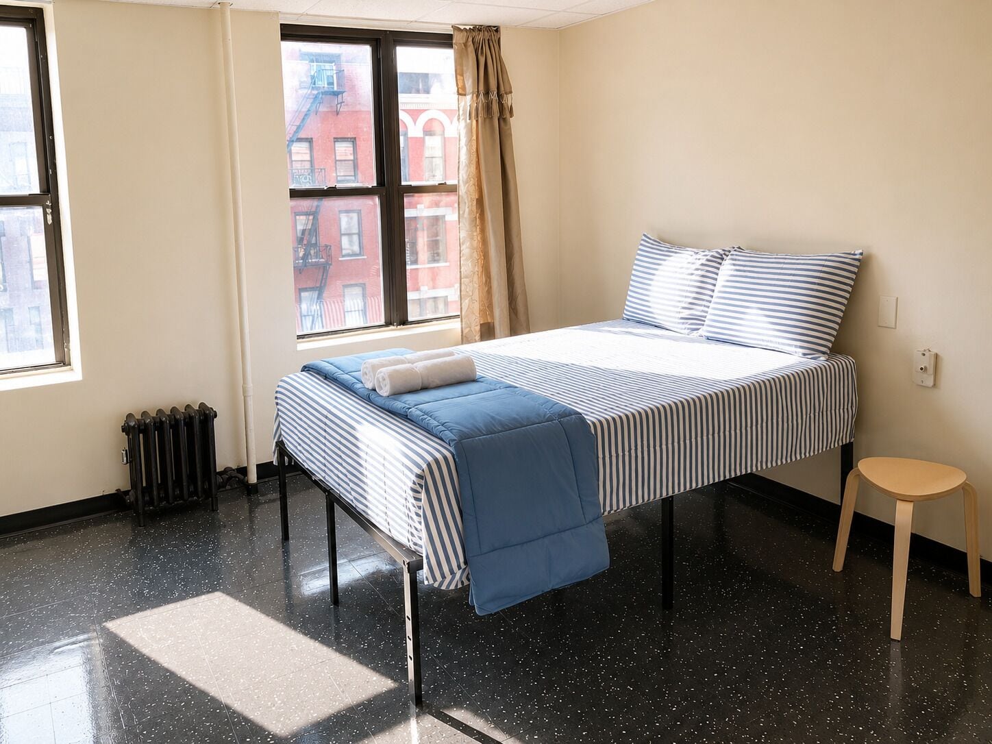 Loft Superior, pemandangan kota | Seprai premium, busa memori, Wi-Fi gratis, dan seprai linen