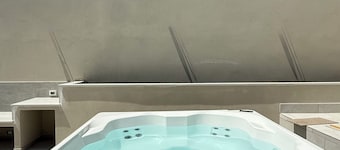 Villa Miranda Relax with a Hot Tub Near the Trabocchi Coast