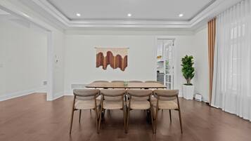 Casa superluxo, 4 quartos, vista para o jardim | Sala de jantar