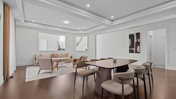 Luxury House, 4 Bedrooms, Garden View | Dining room