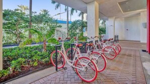 Property grounds - Ocean & Canal View Studio Beach 8 Min Pool 1906 (Hallandale Beach)