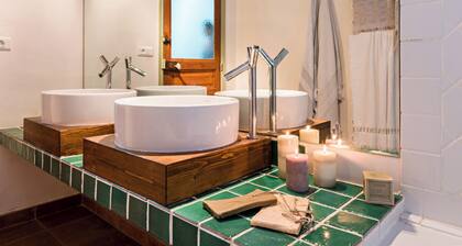 Gîte GENÊT – Grand gîte 12 pers. avec piscine, au cœur du vignoble provençal