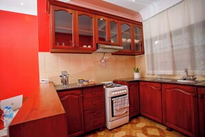Fridge, microwave, oven, dishwasher - KP PAKI HOTELS & APARTMENTS  (Moshi Soweto)