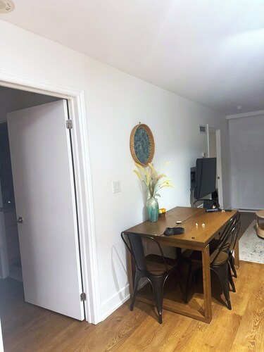 Dan Leckie Apartments