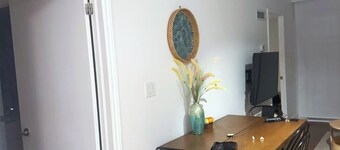Dan Leckie Apartments
