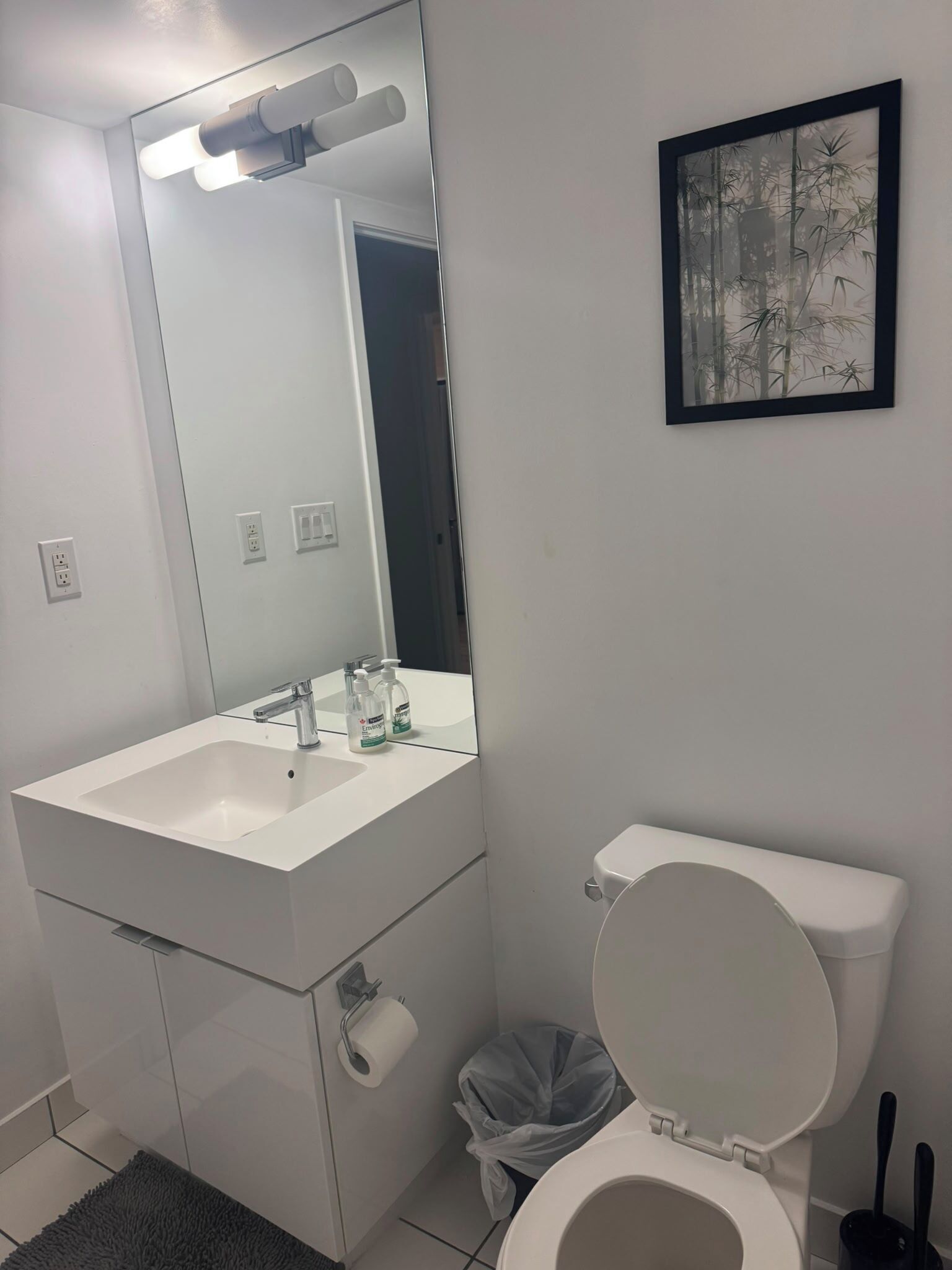 Quarto casal luxo, sacada, vista para a cidade | Banheiro | Chuveiro/banheira combinados, produtos de toalete grátis