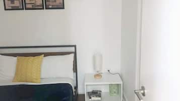 Habitación Deluxe doble, balcón, vistas a la ciudad | Espacio para trabajar con un portátil y wifi gratis