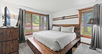 Lake Bellaire View Condo | Pool • Beach Club