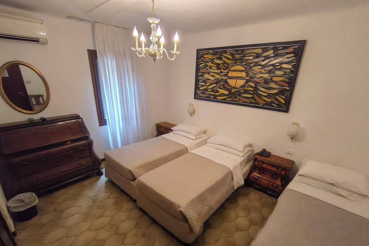 Standard Triple Room | WiFi (free)