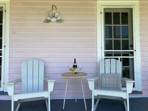 Outdoor dining - Sit and relax a while (Natchez)