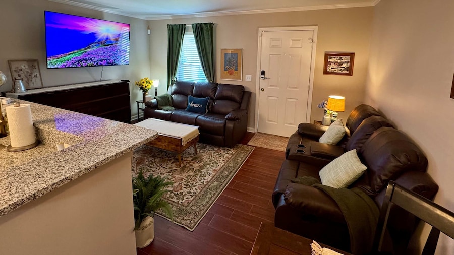 Gorgeous Condo Across From Vet School