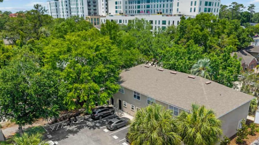 Gorgeous Townhome UF Campus Adjacent Full Kitchen