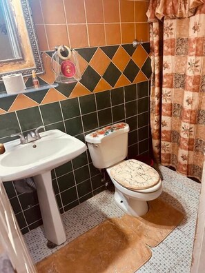 Bathroom - Hotel Cuba Real Altamira (Managua)