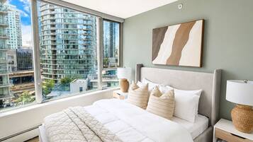 2 bedrooms, desk, iron/ironing board, WiFi (free)