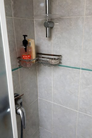 Bathroom - Hoedic – Apartment for 6 Guests with Wi-Fi (Le Croisic)