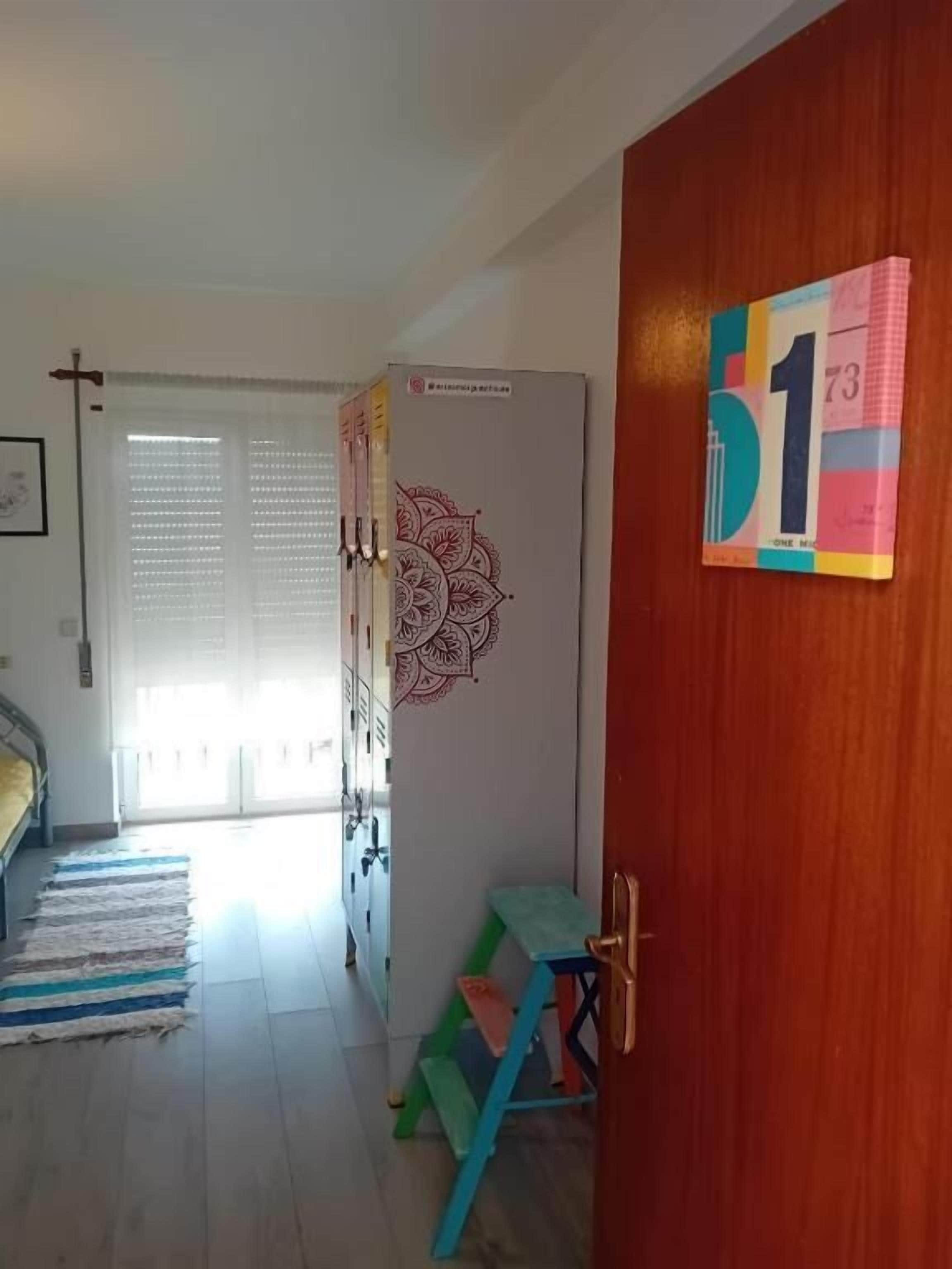 Habitación familiar, balcón, vistas a la ciudad | Interior