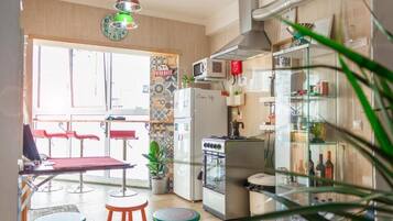 Kamar Double Ekonomi, balkon, pemandangan kota | Dapur pribadi
