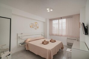 Comfort Double Room, 1 Double Bed | Blackout curtains, iron/ironing board (on request), free WiFi - Domo De Centro (Olbia)
