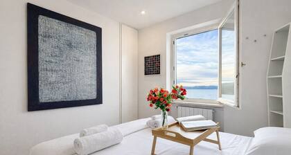 Charming 2-Bedroom Home | Terrace & Great Lake View