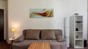 TV, DVD player, table tennis, stereo