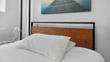 1 bedroom, desk, WiFi (free), bed sheets
