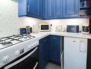 Máy rửa bát, dụng cụ nấu nướng/bát dĩa/dao nĩa 