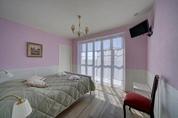 Camera doppia, balcone, vista giardino | Wi-Fi gratuito
