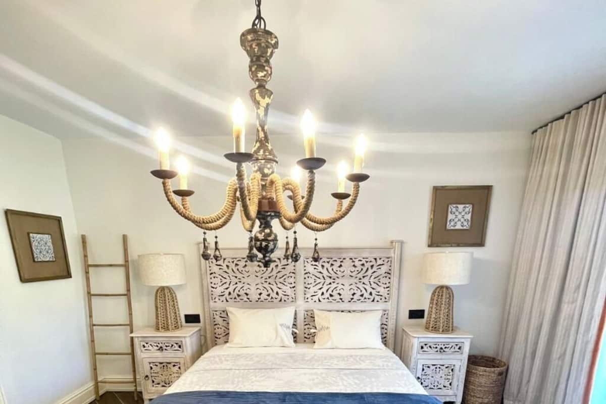 Cortinas blackout y sistema de insonorización 