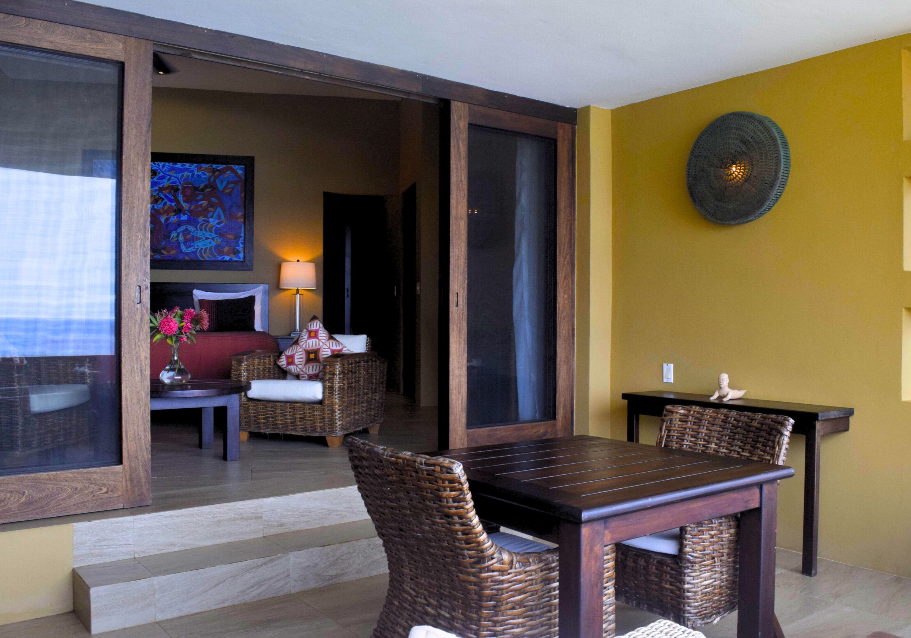 Standard Suite, Sea View | Dining
