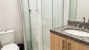 Apartament Deluxe, balcó, vistes a la ciutat | Bany