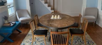 Beautiful farmhouse in charming Greenport perfect for relaxing getaway