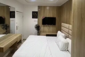 Room - Deluxe Studio Suite, Kitchenette, Garden View (Lagos)