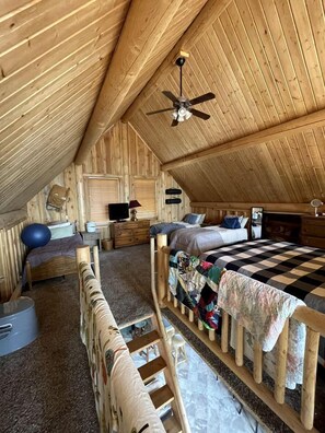 1 bedroom, bed sheets