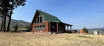 Off-Grid Luxury Cabin for Great Montana Weekend Getaways