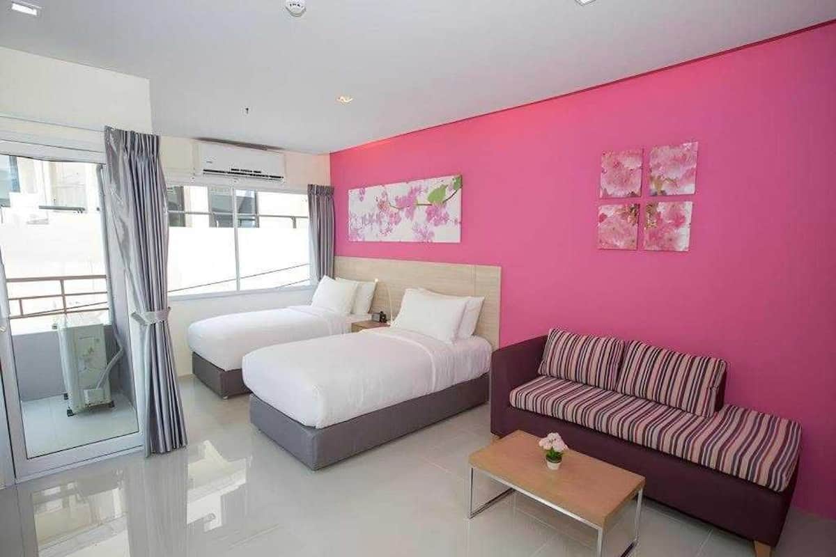 Deluxe Twin Room | Desk, free WiFi, bed sheets