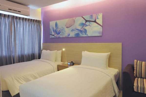 Deluxe Twin Room | Desk, free WiFi, bed sheets