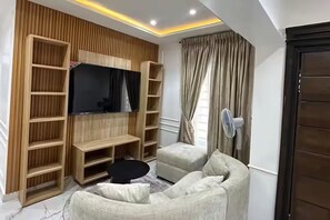 Living area - Luxury Apartment, 2 Bedrooms, Kitchenette, Courtyard View (Lagos)