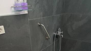 Vila, 3 kamar tidur, patio | Kamar mandi