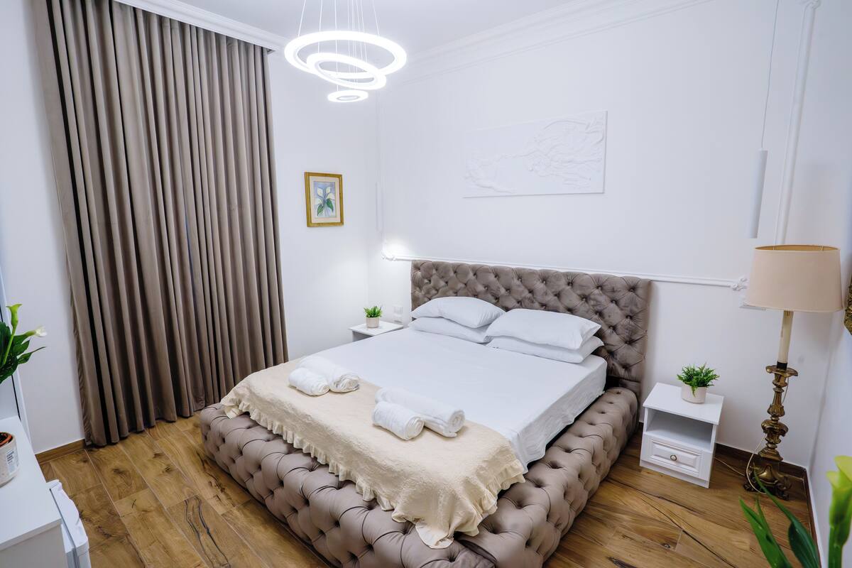 Deluxe Double Room | Iron/ironing board