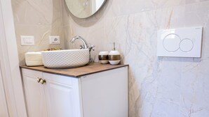 Bathroom - AUREA ROME ANTIQUE ROOMS (Rome)