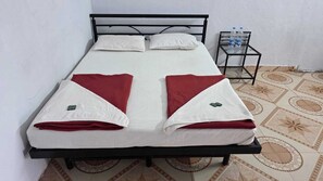 Room - Hotel Dwarka (Kolhapur)