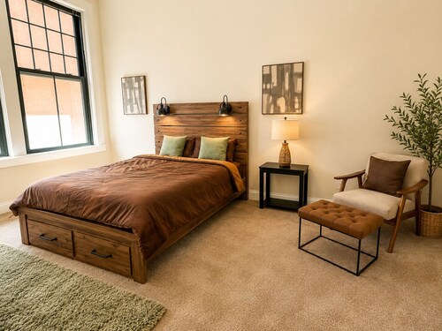 Luxury Downtown 2bd 2ba Condo- Walk to Gainbridge Fieldhouse & Lucas Oil Stadium