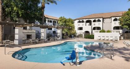 2BR Scottsdale Suite w/ Kitchen | Sleeps 6