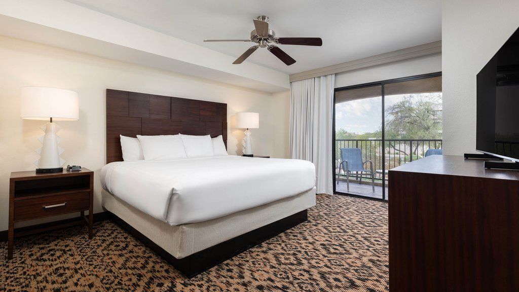 2 bedrooms, in-room safe, iron/ironing board, free WiFi