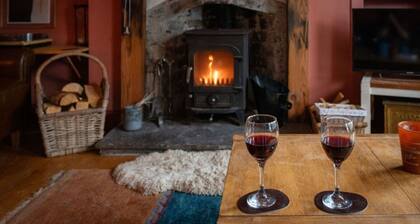 Comhla Cottage Lochwinnoch with cold plunge