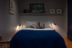 2 dormitorios, escritorio, tabla de planchar con plancha y wifi