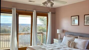 4 bedrooms, free WiFi, bed sheets
