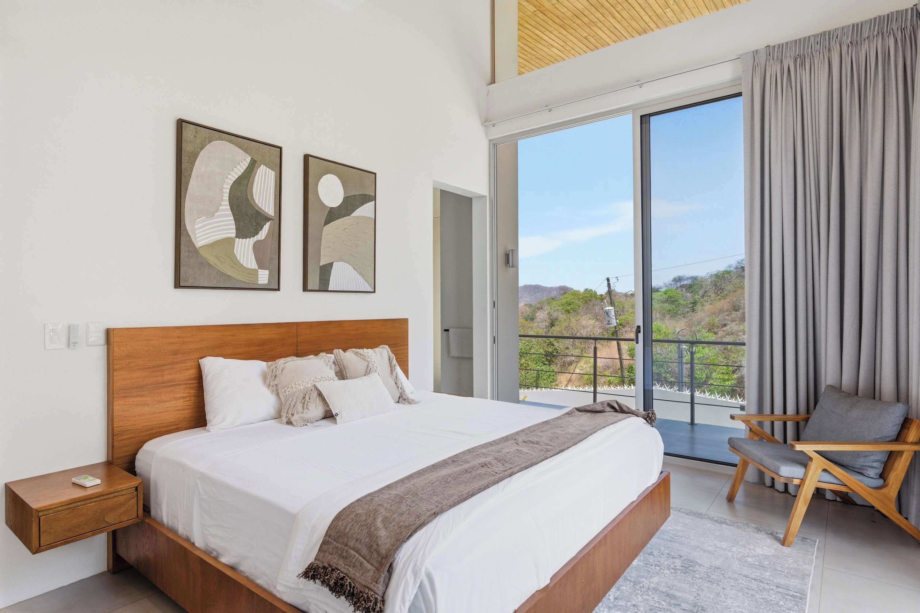 6 bedrooms, iron/ironing board, travel crib, WiFi